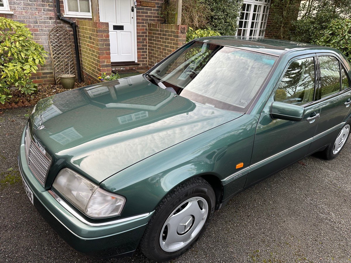 MercedesOwners's tweet photo. 1994 C200 4 door, In extremely good condition, 2 previous owners - current owner for 23 years- in full working order. Immaculate in &amp; out quick sale required. Surrey £6,499 - enquiries to 07703 835211. #mercedesforsale #carforsale #mercedesbenzforsale #cclass #surrey #mercedes https://t.co/9GQXDPaydz