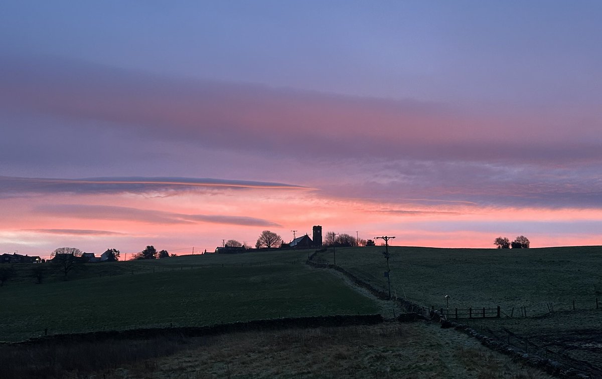 Stunning start to the day but need to up my mileage for the @BipolarUK #poletopolechallenge #muddymilesformegs & finish earlier than March 30th. Looks like I might be on BBC breakfast talking all things Bipolar before the end of March!! @runningpunks #runningpunks #runningpunk