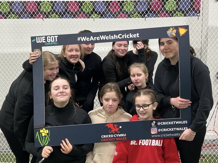 Thanks to ⁦@wicket2wicket⁩ for hosting another great U15s indoor cricket competition! So pleased to see ⁦@NewporthighPE1⁩ ⁦@CwmbranHigh_PE⁩ ⁦@RougemontSchool⁩ competing today! Congratulations to our winners ⁦@IslwynHigh⁩👊🏏💥 ⁦@CricketWales⁩