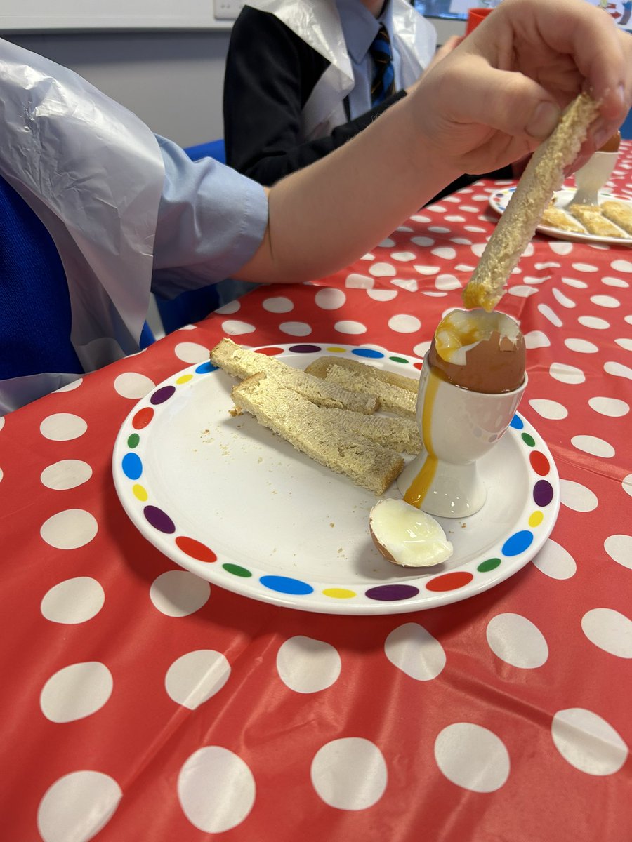 MrsMeekMPS's tweet photo. The Eggy Breakfast Club made egg and soldiers this morning 🥚 They were super careful around the boiling pot and loved setting a 5 minute timer for the perfect runny egg 🥚 https://t.co/H9z0BSQosF
