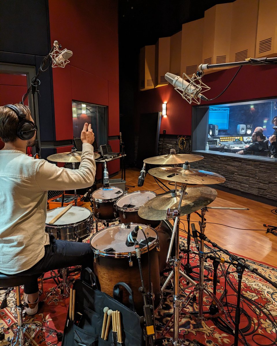 saeaustralia's tweet photo. Dive into the magic behind the scenes! 🥁
Check out our talented students in the groove, crafting musical masterpieces during a recording session on our Melbourne campus 🎶✨
#SAEAustralia #MusicProduction #CreativeJourney #Downtocreateit #Thefutureisyou #SAEMelbourne https://t.co/xSXwPfgfCw