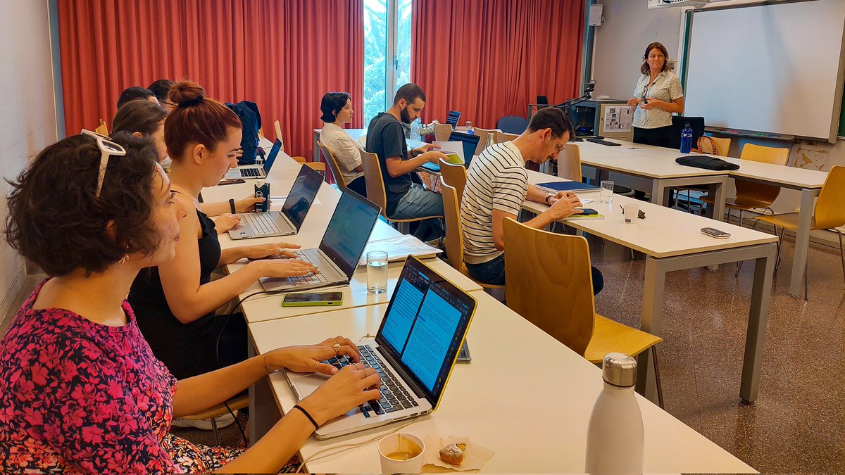 SBRlab_URV's tweet photo. Un estudi del projecte europeu #InteLACMarket, coordinat pel grup de recerca @SBRlab_URV, identifica les principals barreres que dificulten la inclusió laboral i social dels migrants i refugiats procedents d'Amèrica Llatina i el Carib. 

🌐 Més informació: https://t.co/uFeVDgkRIy https://t.co/pDwbMJOFVg