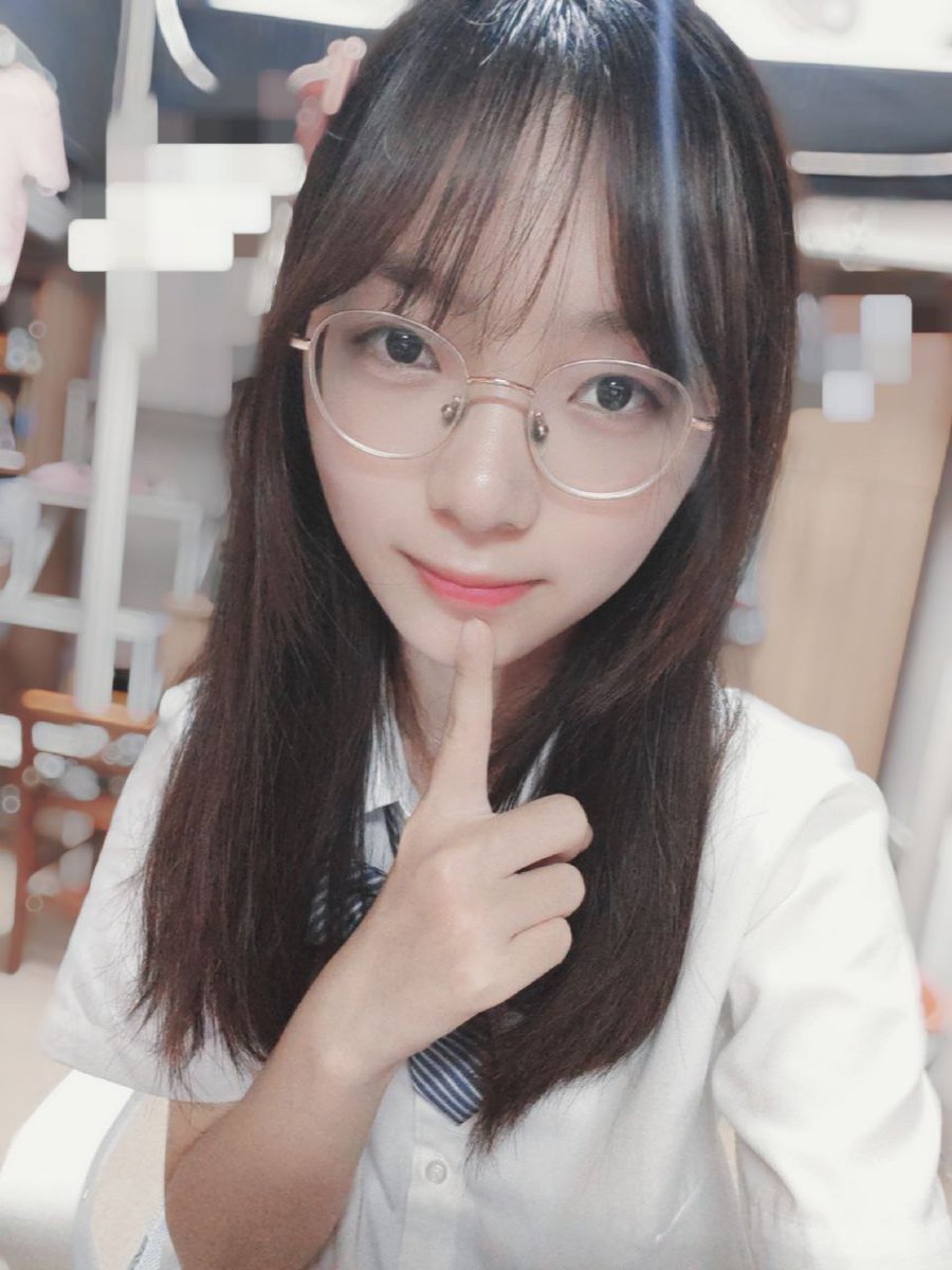 【网友投稿 No.637】JK制服眼镜小姐姐 #眼镜娘 #眼镜妹 #投稿 #反差 #投稿曝光 #女友 #女友分享 #女友系列 #女同学 #女同事 https://t.co/HjroDq0qYh