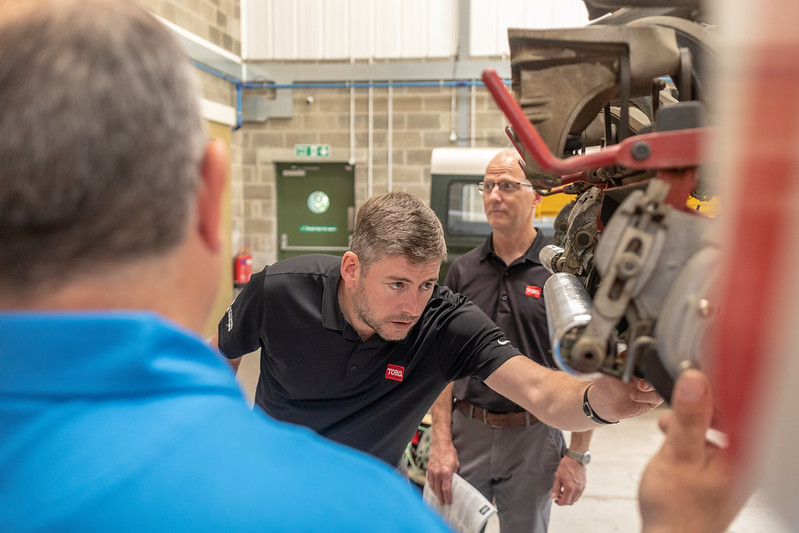 ReesinkTurfcare's tweet photo. It's #TrainingTuesday 🎓

Delivered on your own premises, our range of courses ensures you can operate your chosen machinery safely &amp; efficiently in a familiar environment.

Discover the right course for you &amp; enhance your expertise!

https://t.co/zvoxn0DjxU

 #TurfcareTraining https://t.co/ql7ItRslaq