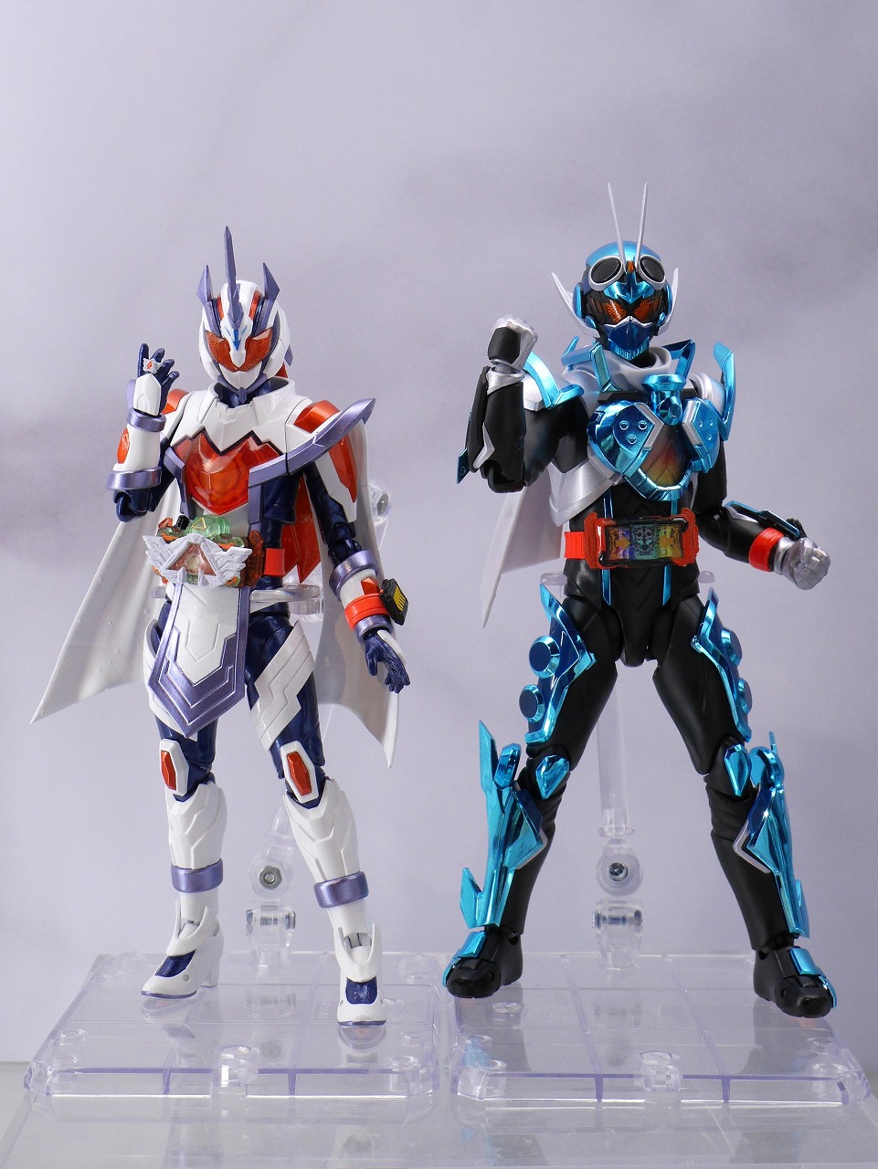 s.h. フィギュアーツ　仮面ライダーマジェード　仮面ライダーガッチャード Amazon.co.jp: S.H.Figuarts 仮面ライダーガッチャード 仮面