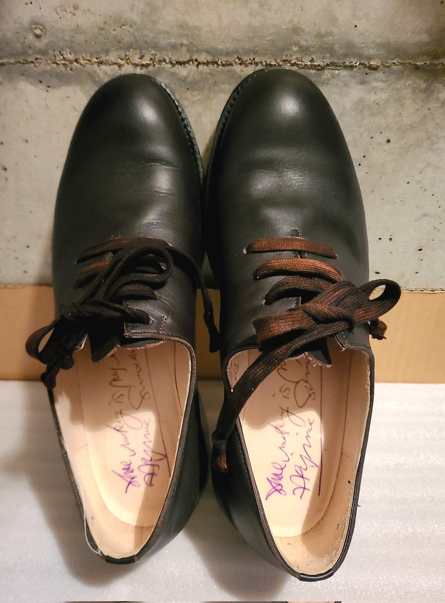 dZDB8UWnSWVXvIZ's tweet photo. 先日旅行で名古屋に行った時に寄ったお店で自分への誕生日プレゼントを購入。
SONOMITSUの靴と靴べら。
カッコいいだけじゃかく履き馴染みも抜群。
そしてこの靴べらは靴好きの方に是非オススメしたい最強の靴べらです✨️

#日常垢 #お洒落さんと繋がりたい 
#sonomitsu https://t.co/GNJKHfy09m