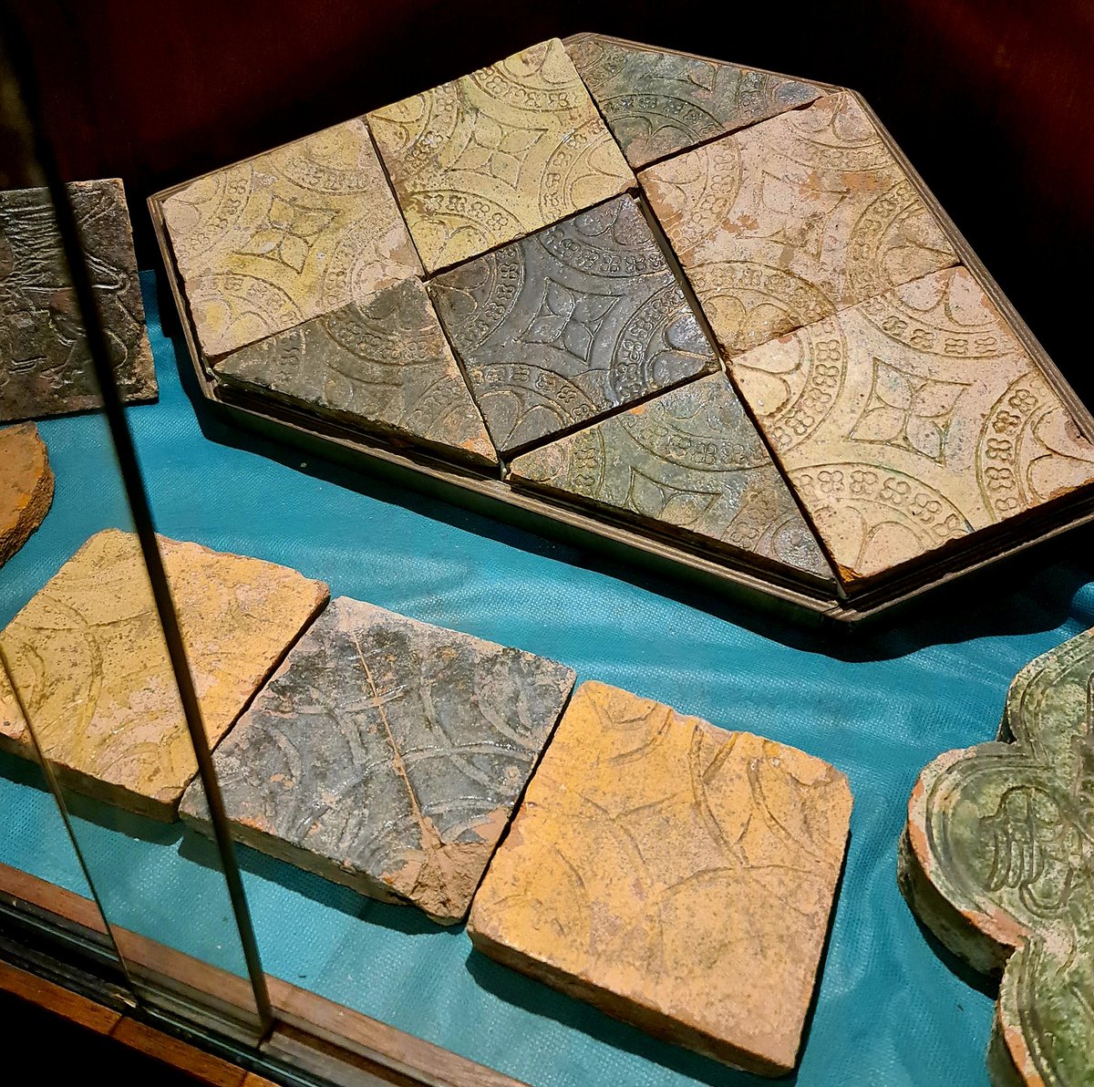 Decorated medieval floor tiles from Sandwell Priory.  The Benedictine monastery in West Bromwich, then in Staffordshire, was dissolved in 1525 by Cardinal Wolsey – long before the Dissolution of the Monasteries in 1536. #tilesontuesday #westbromwich #staffordshire