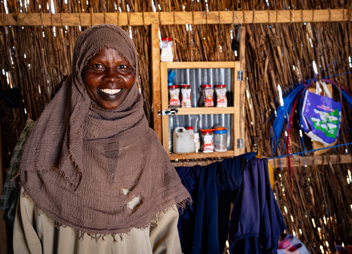 A native of Wadi Fira in eastern #Chad🇹🇩, Aché lived in #Sudan🇸🇩 for over 30 years. Today, after losing everything in the conflict, she is back in her homeland where she is trying to rebuild her life. 🔗| bit.ly/49go2P6