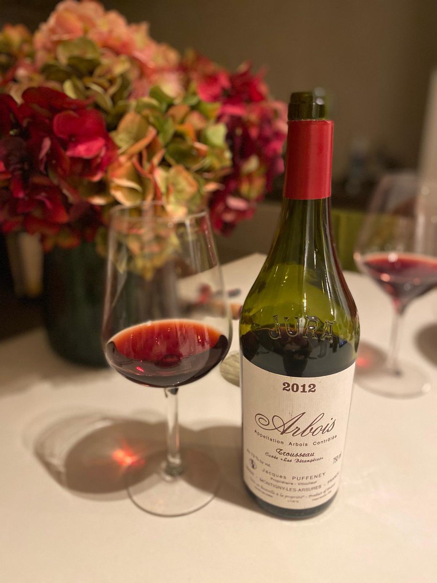 GeoffAdam's tweet photo. Home tasting…
Just take a seat and relax
#puffeney #jura #trousseau https://t.co/zoMrBqota5