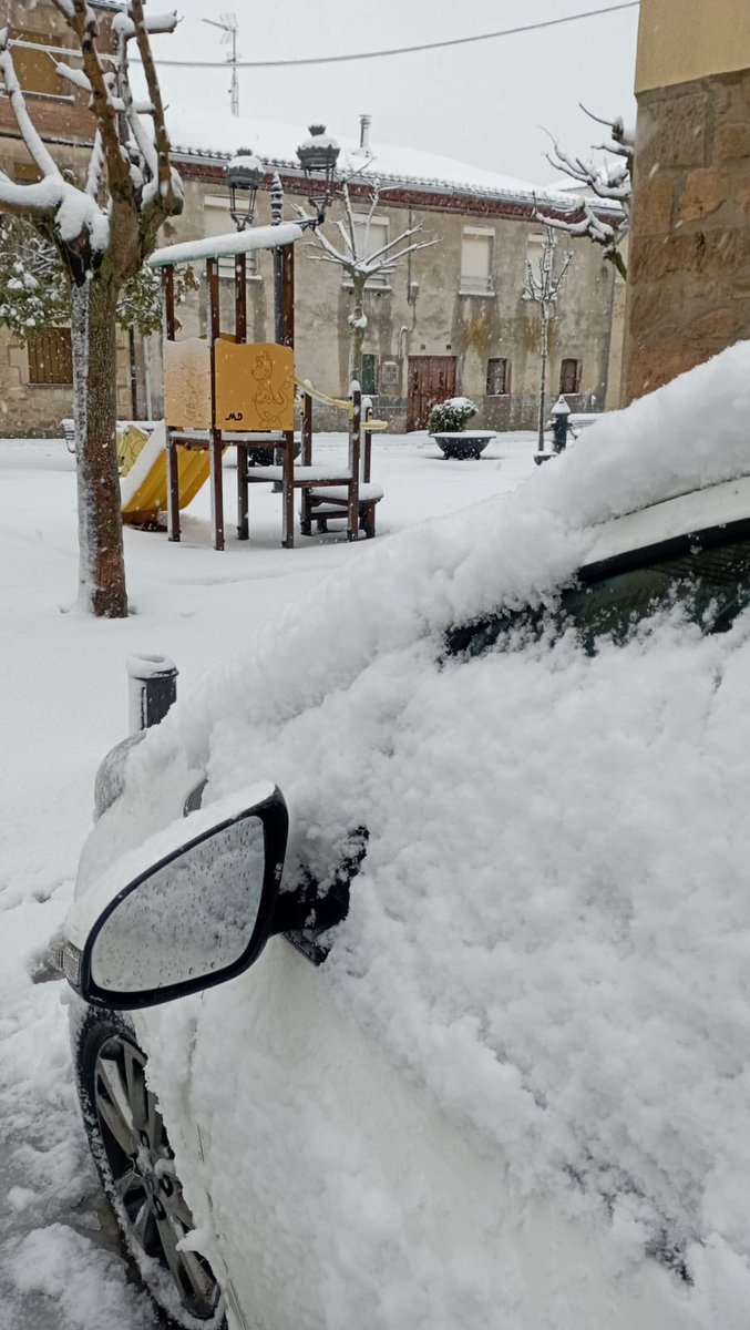 ElTiempoNavarra's tweet photo. Bien nevado amanece #Meano #TierraEstella #Navarra 890 m
18 cm de #Nieve https://t.co/uMB9xXbs0O