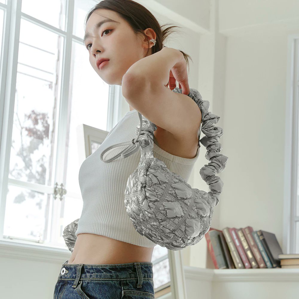 BabyPiggy_Store's tweet photo. #แจกฟรี🔥 CARLYN BAG รุ่น POING 2 รางวัล เลือกสีได้ เทา,ม่วง,ดำ เลือกได้คนละสีน้าา💖🫶

📌กติกา : RT&amp;FOLLOW พร้อมกดเข้ากลุ่มเครื่องสำอางในลิ้งค์นี้ 👇
https://t.co/aajx0GoDaN

🪧ประกาศผลเมื่อสมาชิกครบ 30,000 คน🔥

#แจก #แจกฟรีแค่รีฟอล #แจกฟรีก็รีกันไป #โหนกระแส #พรีเกาหลี https://t.co/8eTuUknJXr