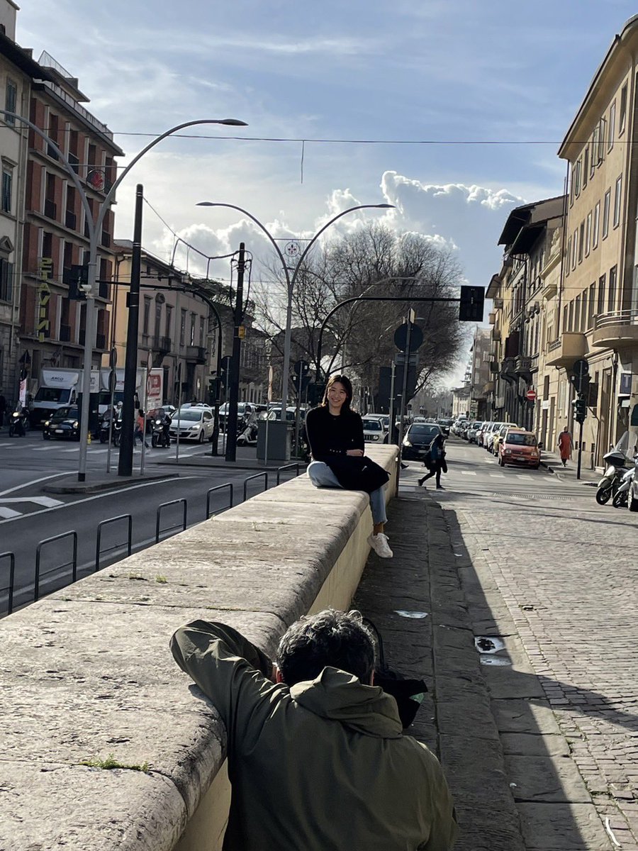 ／
　イタリア生活オフショット👀✨
＼

フィレンツェはどこで撮っても絵になります📸
撮影した写真は近日掲載予定です！
続報をお待ちください👉🏻

#volleyball #セリエA #mayuishikawa 
#石川真佑 #オフショット #フィレンツェ

by マネージャー