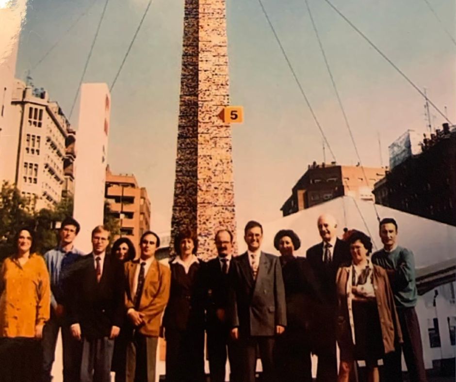 LEGO_Careers's tweet photo. Celebrating 50 Years of LEGO® joy in Spain! From '74 Madrid to 2020 Barcelona, a fantastic journey. Highlights: LEGO Braille Bricks launch, inclusive play ❤️ Thanks to colleagues & a fan's cake with chocolate bricks. More building fun ahead! 🌟
#JustImagine #BehindTheBricks https://t.co/TwE3Z5qlJp