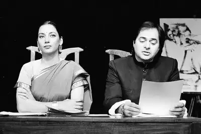 TDayTYear's tweet photo. #27February #ThisDayThatYear 1992
‘Tumhari Amrita’ made its début at @PrithviTheatre  Mumbai. Directed by Feroz Abbas Khan, featuring @AzmiShabana &amp; Farooq Shaikh, it was an Indianised adaptation of A R Gurney's play #LoveLetters created by playwright Javed Siddiqui https://t.co/ONOBAxQUW1