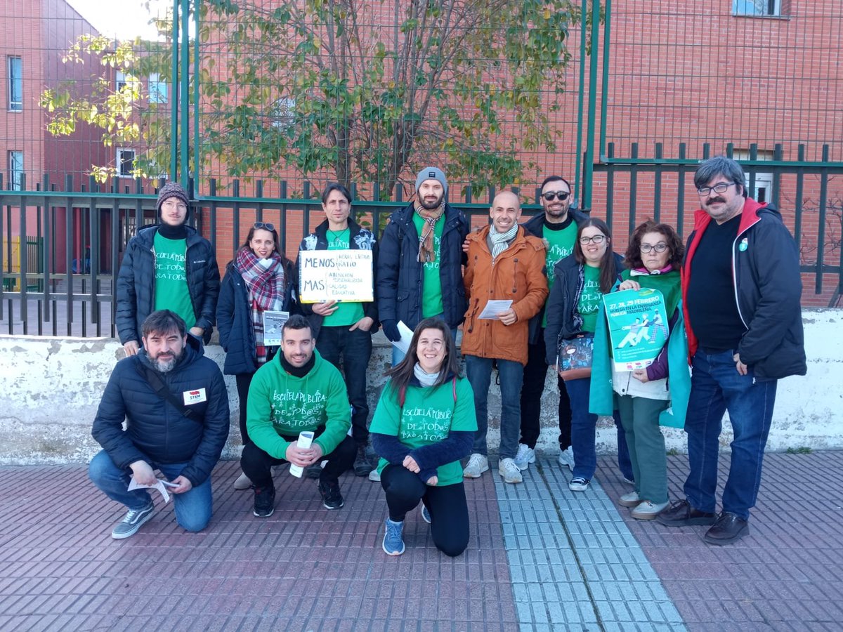 En Móstoles también se defiende la pública 💪📝💚🔥 #DefiendelaPública