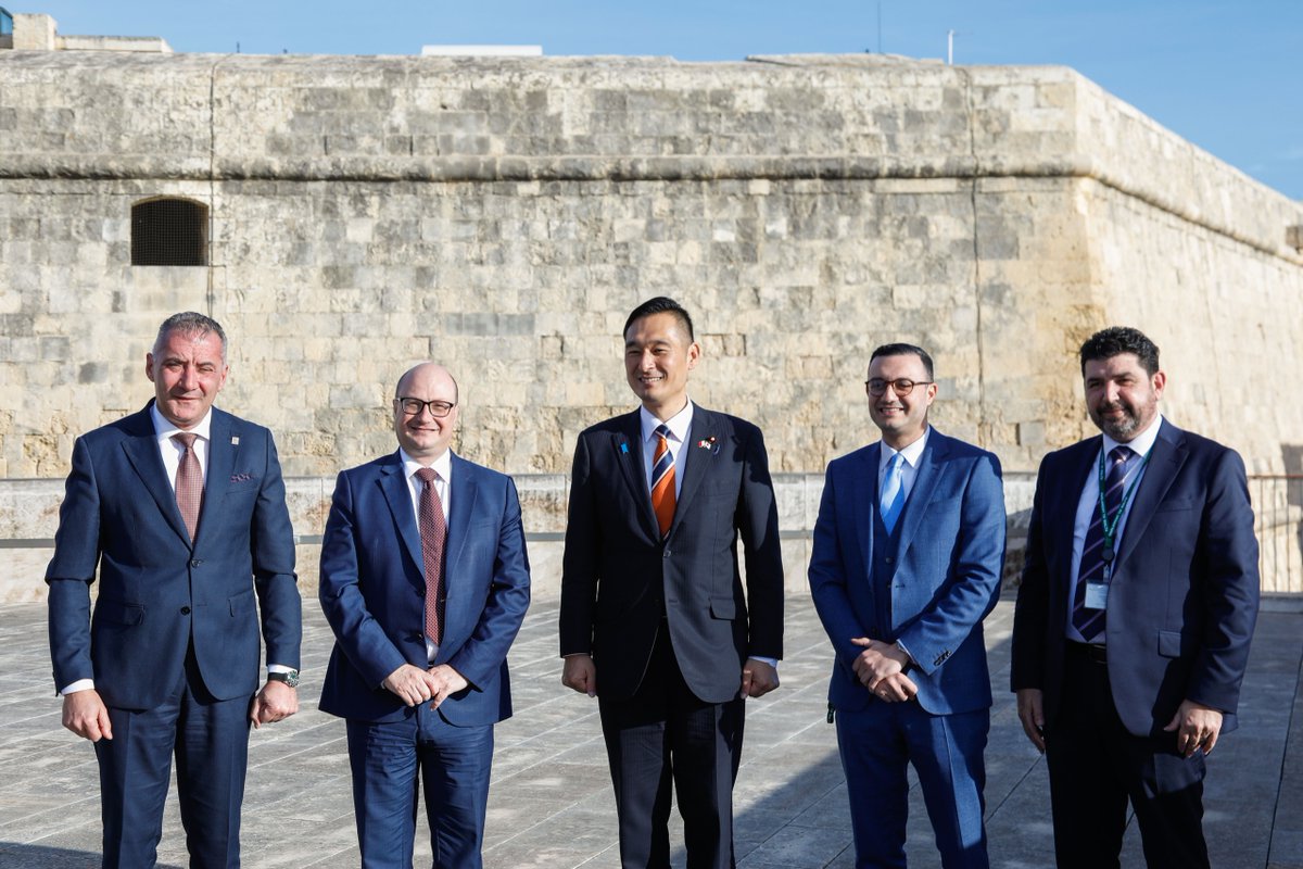 It was a pleasure to host HE Fukazawa Yoichi, Deputy Minister for Foreign Affairs of Japan, at Parliament for the opening of the Japanese Embassy in Malta. A significant step forward in strengthening our bilateral ties. 🇲🇹🤝🇯🇵 #JapanMaltaRelations #Diplomacy