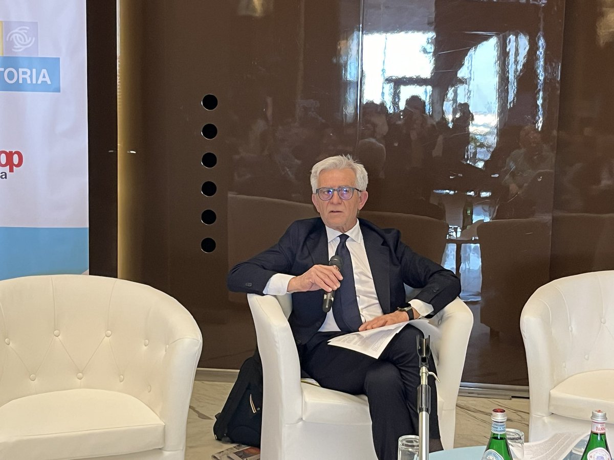 𝐂𝐨𝐧𝐟𝐞𝐫𝐞𝐧𝐳𝐚  di 𝐨𝐫𝐠𝐚𝐧𝐢𝐳𝐳𝐚𝐳𝐢𝐨𝐧𝐞 𝐋𝐞𝐠𝐚𝐜𝐨𝐨𝐩 𝐏𝐮𝐠𝐥𝐢𝐚. 
Rollo: “Per la cooperazione del futuro c’è bisogno di #persone, di riflettere sul senso di #appartenenza. Qui non rappresentiamo imprese, ma soci e socie con idee competenze e progettualità”.