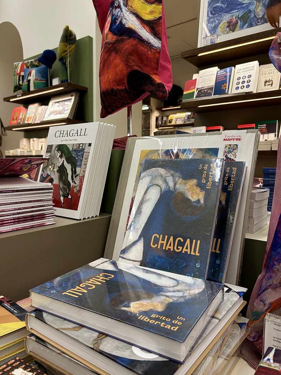ArteyCulturaFM's tweet photo. 📚 ✍️ Los catálogos de las exposiciones #ChagallFM y #StromholmFM son tu mejor aliado para profundizar en la vida y obra de estos artistas. El complemento perfecto para preparar la visita a ambas muestras, en nuestras salas madrileñas hasta el 5 de mayo #CatálogosFM @laietana https://t.co/xyJuA4Fa3N
