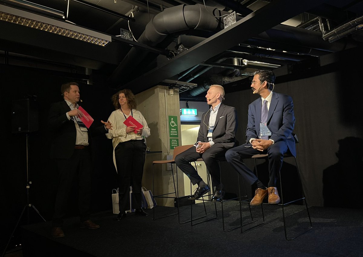 Exciting to join young SpaceTech entrepreneurs at Tech Arena

Spoke of how technology, policy reforms &amp; enterprise are transforming space ecosystem, and the fast expanding collaboration opportunities in space &amp; geospatial sectors 🚀 🌏 🛰️ 🖥️ between India and Sweden

🇮🇳🤝🇸🇪