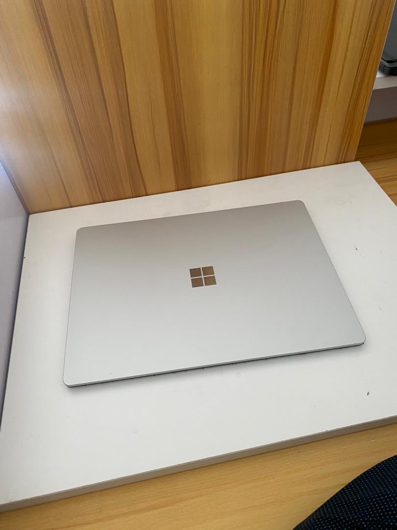 sly__key's tweet image. *Microsoft  Surface Laptop*
• Core i5
• 7th Gen 
• Speed 2.5Ghz 2.7Ghz 
• Ram 8gb
• 128 ssd
• Face ID
• Touchscreen 
• 13inches
• USB port
• Very neat

@ 4850Ghc🟢.   #microsoft #microsoft_surface #laptop