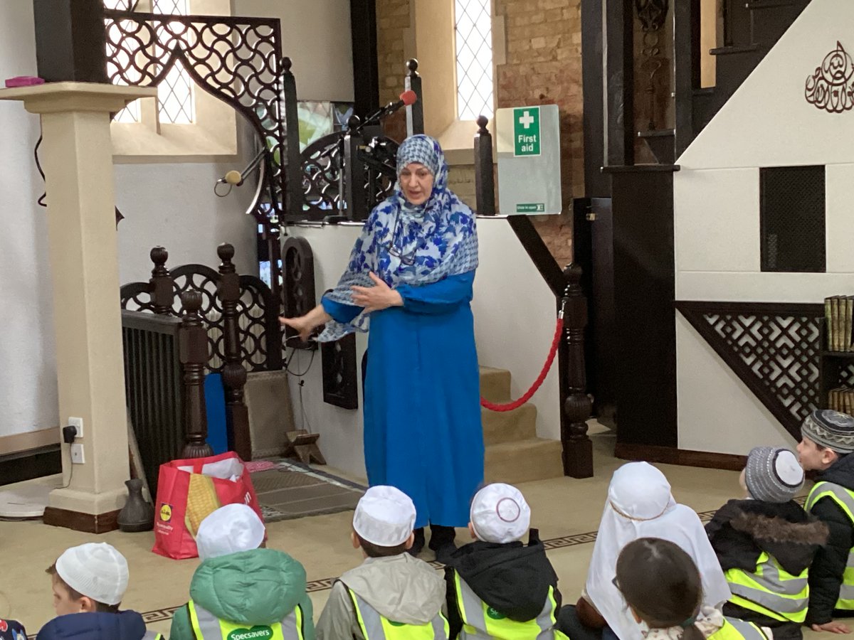 Last week,Year 2 visited the @AlEmaanCentre  in Keston. They enjoyed seeing inside a mosque and learning more about how Muslims celebrate Hajj
