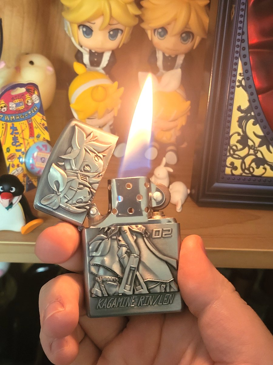 SS80993580's tweet image. 개쩌는 라이터를 샀음요..