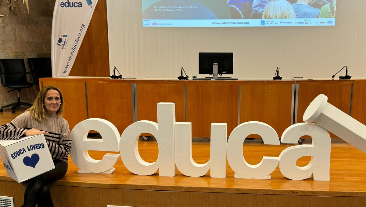Nuestra compañera Susana asiste a la séptima edición del congreso mundial de educación EDUCA, celebrado en Coruña. Además allí, se hace entrega de los premios educa Abanca a los mejores docentes del país.