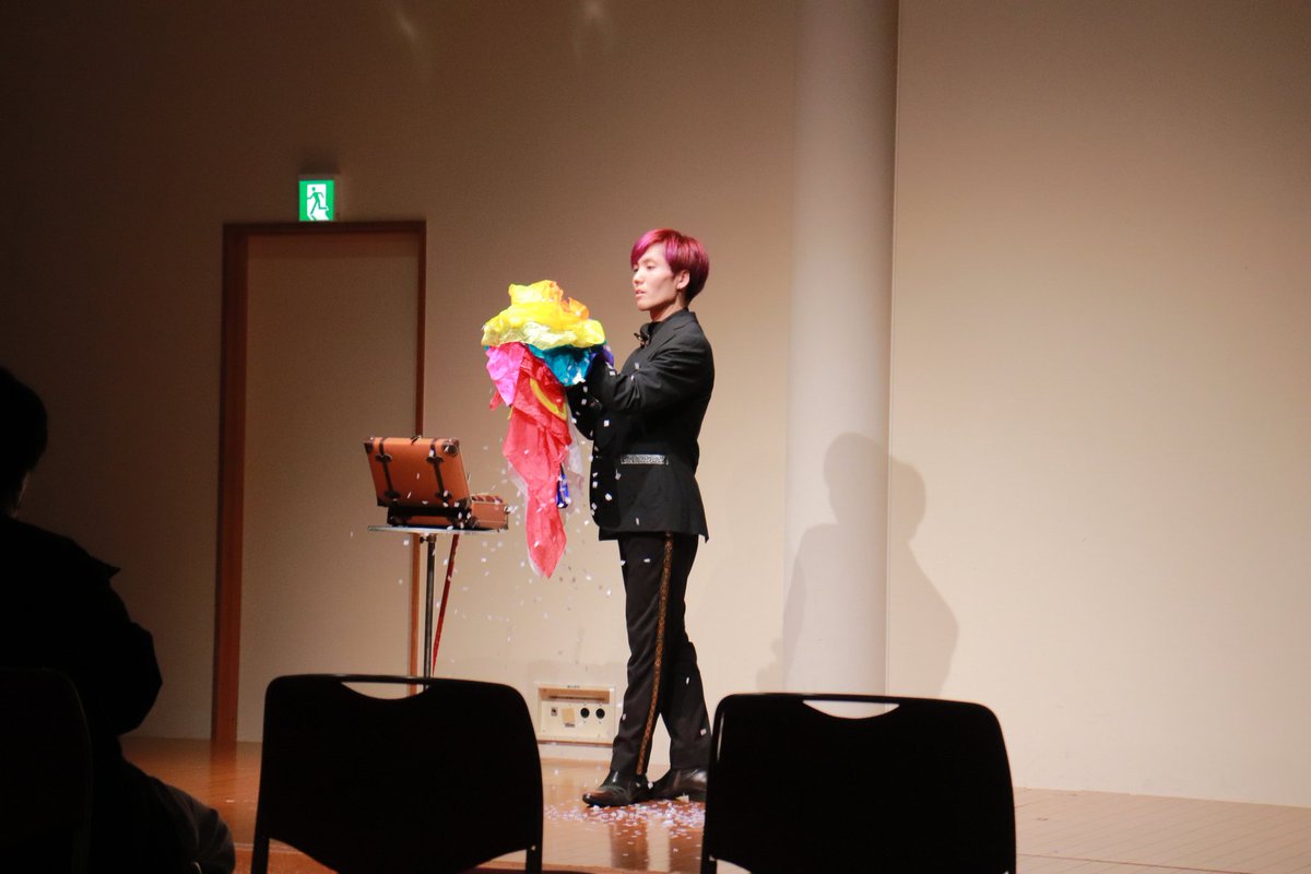 NEXTSTAGE0226's tweet photo. 先日は、PerformanceLive Next Stageにご来場頂き、ありがとうございました。
皆様のお陰で無事終えることができました。
楽しんでいただけていたら幸いです。
#PerformanceLiveNextStage 
#マジシャンようじ
#パフォーマー穹
#マジシャンあひる
#クリエイティブスペース赤レンガ https://t.co/O0dDDLCv0f