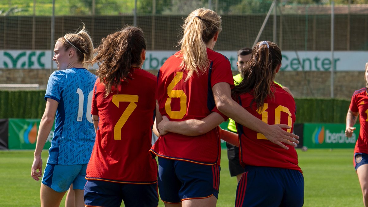 SEFutbolFem's tweet photo. 𝐇𝐨𝐲 𝐭𝐞𝐧𝐞𝐦𝐨𝐬 𝐮𝐧𝐚 𝐜𝐢𝐭𝐚 𝐜𝐨𝐧 𝐥𝐚 𝐬𝐮𝐛-𝟐𝟑

⏰ 18:30 H
🆚 Noruega
📺 https://t.co/A1HcPNQ2VP
🏆 Amistoso
🏟️ Estadio Municipal Ciudad de Puertollano

ℹ️ Previa: https://t.co/emrYrZPzyF https://t.co/CwALyJeuht
