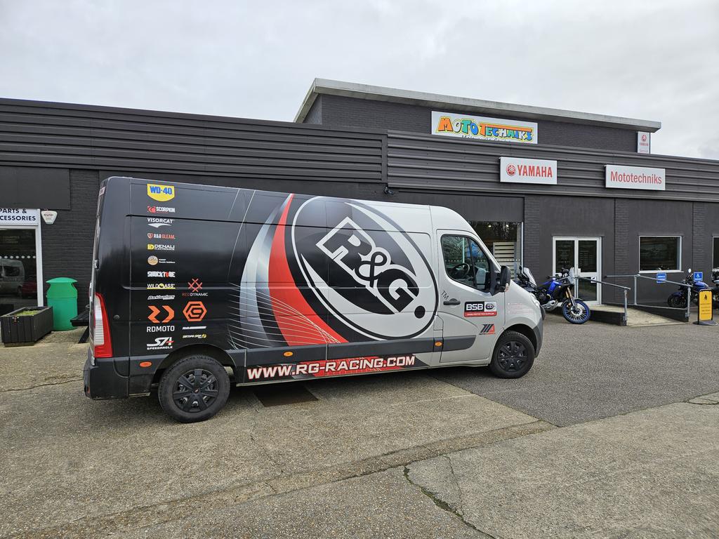 Chris Golds tweet media