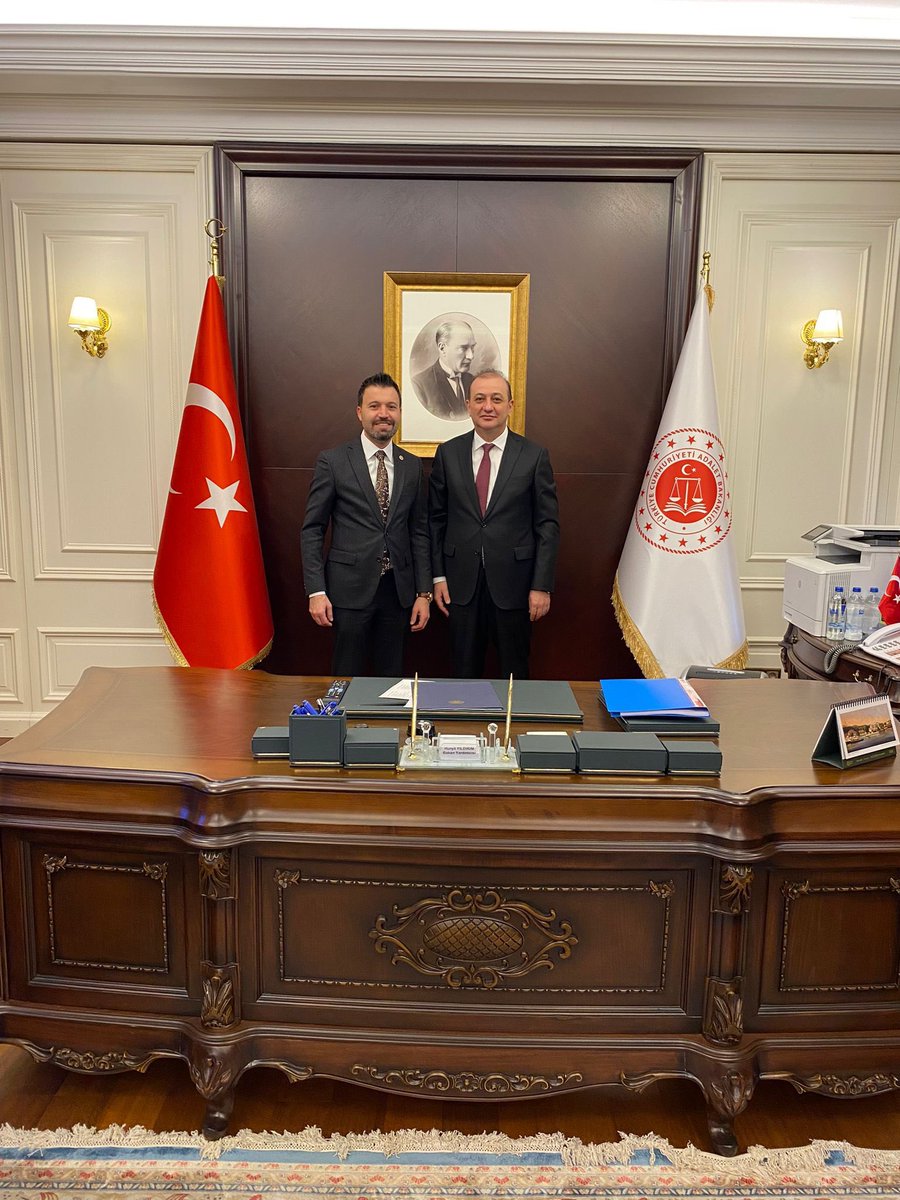 📍Adalet Bakanlığı

Adalet Bakan Yardımcılığına atanan  hemşehrimiz Sayın Hurşit YILDIRIM  Beyefendi’ye hayırlı olsun ziyaretinde bulunduk.

Sayın Bakanımıza misafirperverliği ve alakalarından dolayı teşekkür ediyor, çalışmalarında üstün başarılar diliyorum. 

<a href="/hursityildirim/">hursit yildirim</a>