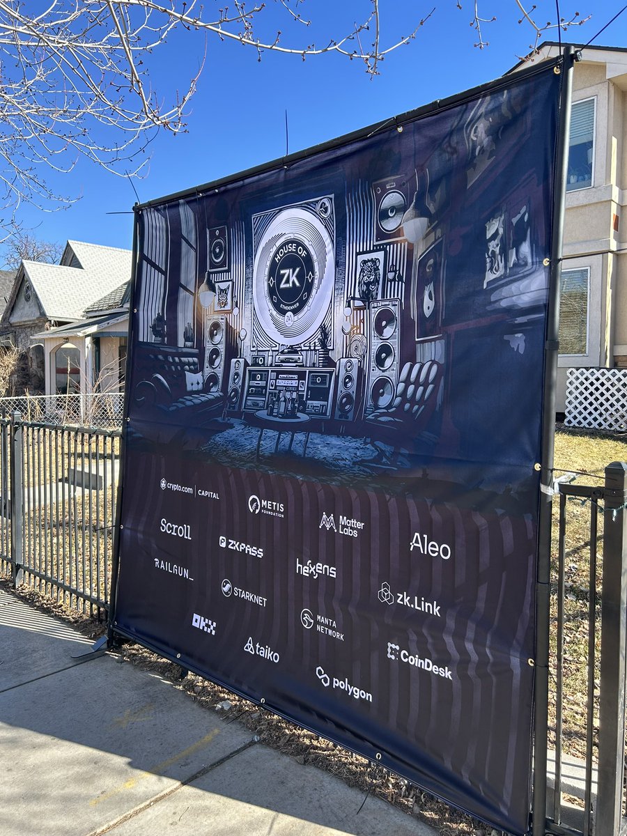 hanturksc's tweet photo. #ZKM ye olan ilgi inanılmaz. 👀
Destekçileri; #Cryptocom - #Metis - #MatterLabs -#Aleo - #Scroll - #Zkpass - #Hexens - #zklink  - #Raılgun - #Starknet - #Manta - #Coindesk - #OKX - #Taiko - #Polygon  olmaz üzere dünyanın heryerinden Büyük geliştiriciler ile Ölçeklenebilirlik Çözümleri ve ZK Teknikleri hakkındaki düşünceler ve içgörülerini paylaşamak adına #HOUSEOFZK etkinliğinde buluşuyorlar.
Xp ve #Zealy görevleri için onların Discordlarından türkçe guruba mutlaka gidip yönlendirme isteyin; https://t.co/eI1HtMATOY
Bu proje ihya edecek.🚀

HOUSE OF ZK ayrıntıları:

ZK dünyasına ve onun kapsadığı her şeye daldığımızda ZKM'ye katılın! Geliştiriciler, girişimciler ve sektör uzmanları, Sıfır Bilgi Kanıtlarının masaya getirdiği sınırsız olanakları tartışmak için bir araya geliyor. Dizüstü bilgisayarınızı alın ve daha iyi bir blockchain deneyimi için çalışan benzer düşüncelere sahip insanlarla işbirliği yapacağımız, birlikte çalışacağımız ve Sıfır Bilgi ile ilgili her şeyi tartışacağımız ZK Evi'nde rahatlayın!

House of ZK by ZKM, EthDenver'da ilk hacker house buluşmasına ev sahipliği yapıyor; burada daha fazlasını istemenizi sağlayacak açılış konuşmalarına, konferanslara, panellere ve etkileşimli atölyelere ev sahipliği yapacağız! ZK odaklı geliştiriciler ve girişimcilerle tanışın, fikirlerinizi paylaşın ve hatta belki kendi projenizi oluşturun. House of ZK, her bireyin gelişimini destekleyen bir ortamda ihtiyacınız olan kaynakları sağlamaya kendini adamıştır.
@ProjectZKM