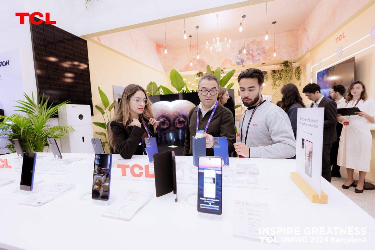 TCLMobileGlobal's tweet photo. ๐ Brace yourselves, techies! The #TCL50series phones have made their debut at @TCLxMWC2024, and they're turning heads. From lightning-fast 5G to immersive screens, these phones are pure #TechParadise
Which feature are you most hyped about?
#DisplayGreatness #INSPIREGREATNESS https://t.co/8V5PP2gucX