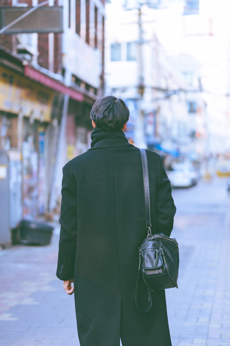 yoontori_intp's tweet image. 2023.12.24

"가지마...."
"..이거놔"
이별이후의 순간
상반되는 두 사람의 뒷모습
'고독'&amp;amp;'끼얏호우'

📷 : @yoontori_intp
🧑 : @o_hito_ @SatoshiLee98
👀 : @Tax_machinaaaa

#오타쿠패션
#Christmas2023 
#photography
#마키나_촬영본
#스냅사진 
#코트코디