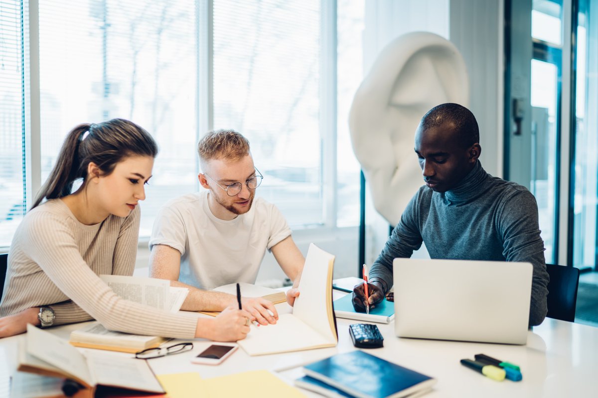 Join @Keith_TurveY from @uniofbrighton today at 4.30pm to learn about our Professional Doctorate in Education (EdD). The event link can be found on the course page 👀 brighton.ac.uk/courses/study/… #research #acwri #PhD #PhDChat