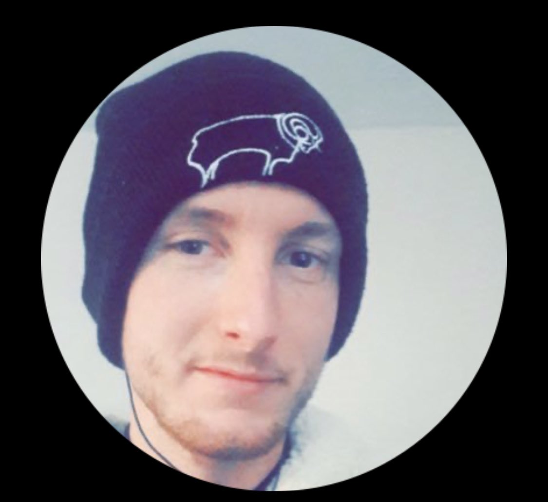 BrettMarshall5's tweet photo. @Derbychris91 @BarnsleyFC Turns out the sloth from ice age is a Derby fan. Who knew! https://t.co/5DDPvlgnLn