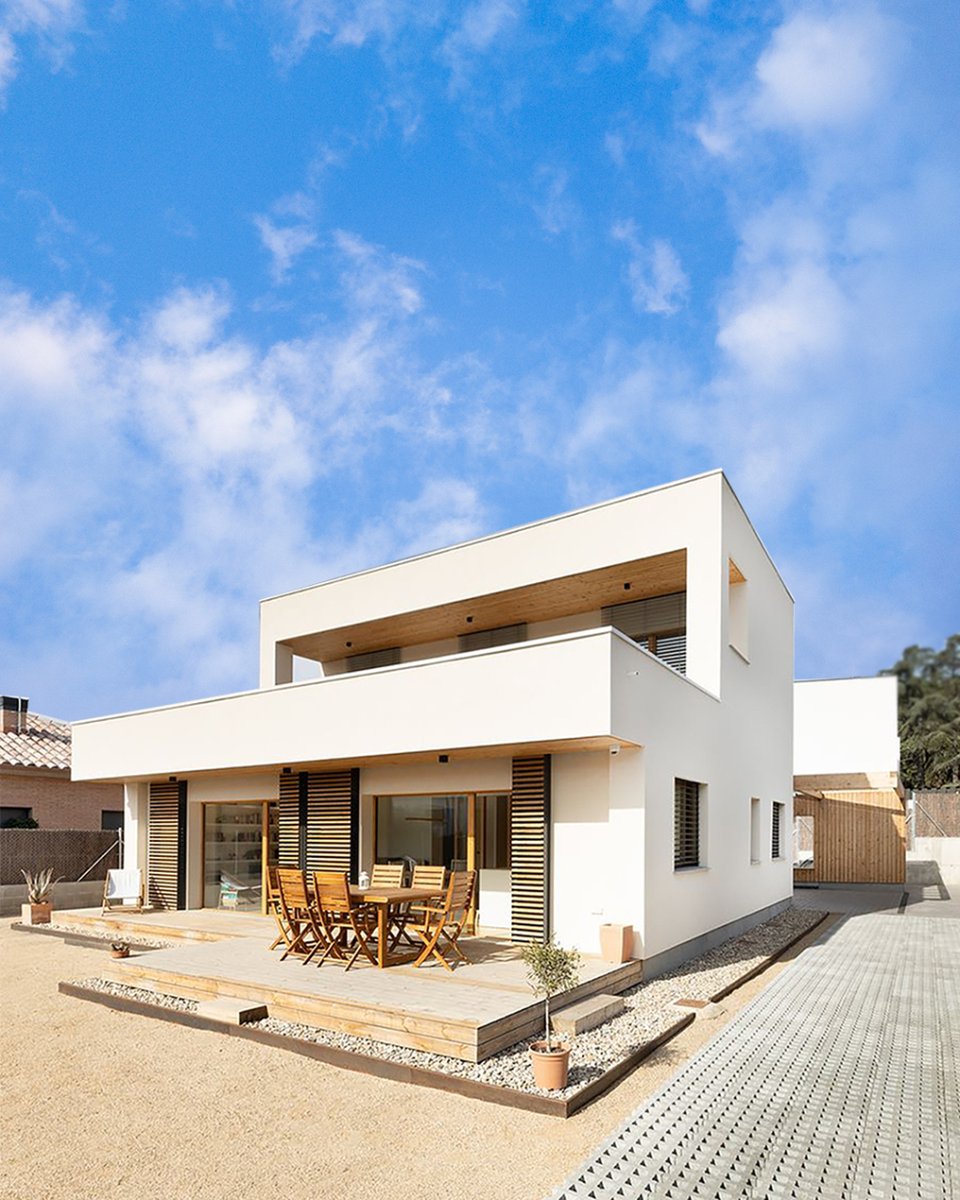 GriesserIB's tweet image. La eficiencia no está reñida con el diseño y esta es la prueba 👉
4 #NzEB ✨Near Zero Energy Buildings ✨ de las que nos sentimos muuuuuy orgullosos😍 ¿Cuál te gusta más?