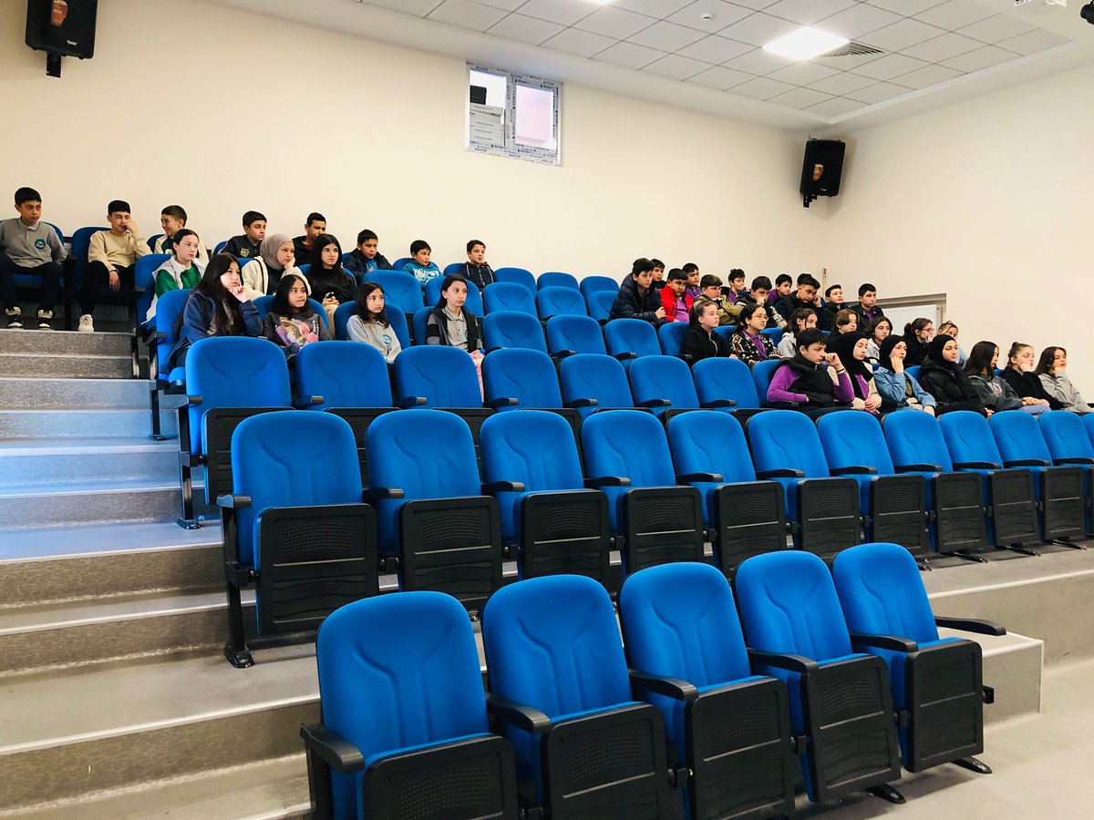 "Hayalimdeki Meslek" projesi kapsamında 7. ve 8. sınıf öğrencilerimiz Şehit Ceyhun Arslantürk Mesleki ve Teknik Anadolu Lisesi ve Sakin Şehir Mesleki ve Teknik Anadolu Lisesini ziyaret ederek okullarda bulunan bölümler hakkında Alan öğretmenlerinden bilgi aldılar <a href="/IlcePersembe/">Perşembe İlçe Milli Eğitim Müdürlüğü</a>