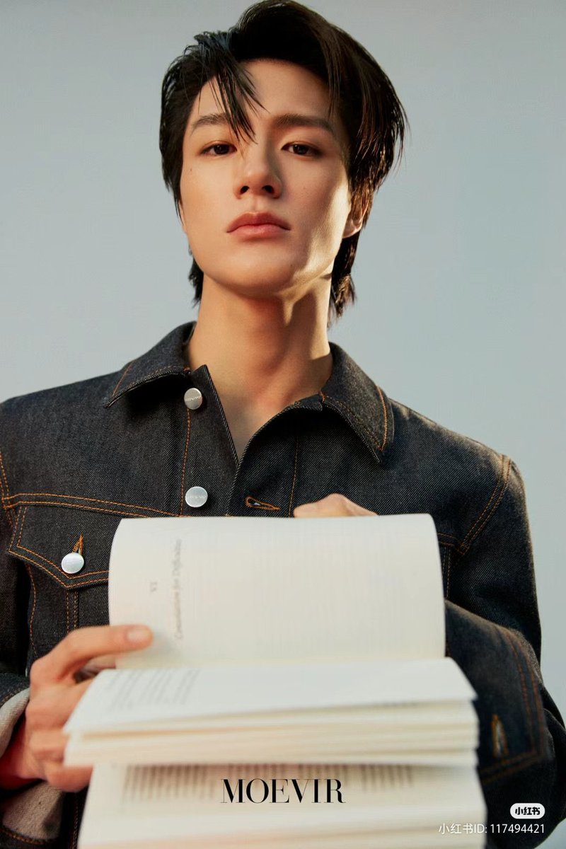 JENO looks ethereal for MOEVIR.