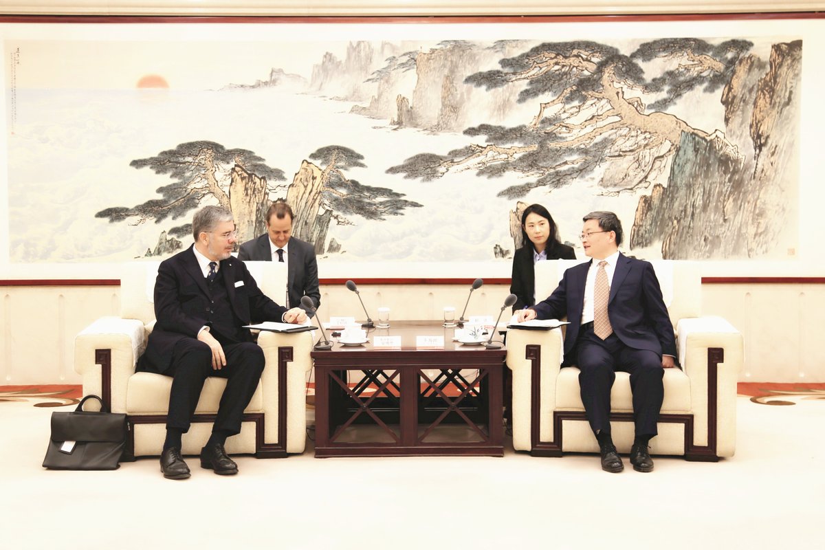 Yday 🇮🇹Amb. Ambrosetti visited #Jinan where he held fruitful meetings w/ Shandong CCP Secretary Li Wu and Jinan Mayor Yu Haitian. They discussed bilateral relations, from culture to trade. More than 40 🇮🇹 companies work in Shandong, the 3rd most important 🇨🇳province economic wise