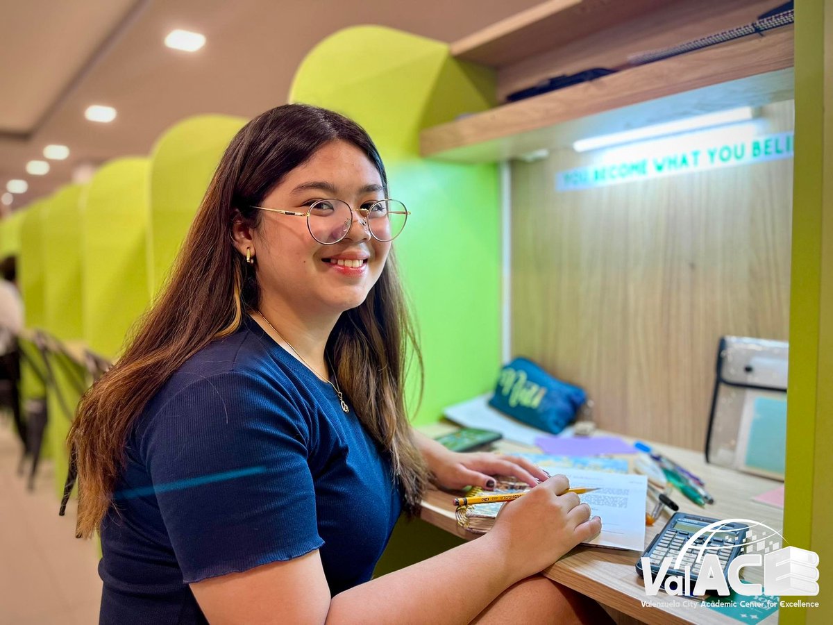 valcitylibrary's tweet photo. #KwentongValACE
"Walang dahilan para maubusan tayo ng inspirasyon araw-araw.
Madaming bagay tayong pwedeng gawing dahilan para hindi sumuko. Isa na rito ang ating mga pangarap na nag-aabang sa atin.
Para sa akin, ang mga magulang ko ay sapat na para gawin kong inspirasyon..." https://t.co/NmkWbIKiiP