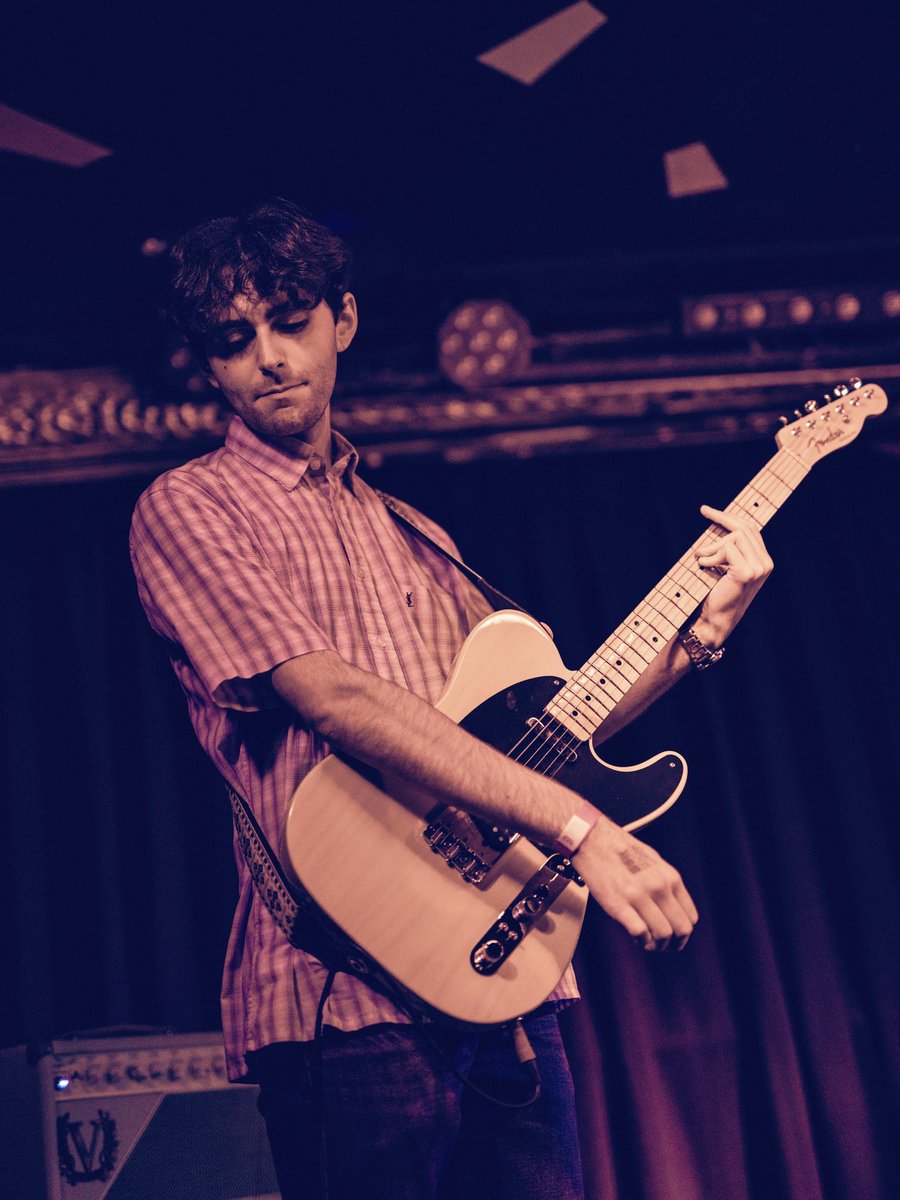 ryanchanguitar's tweet photo. Visited the capital with the Tilly Louise gang. 

📸: Etsie Joy

#music #sessionmusician #london #liverpool #londonmusic #freelance #guitar #guitarist #sessionguitar #tour #touringmusician @VictoryAmps https://t.co/13FhkkW2n9