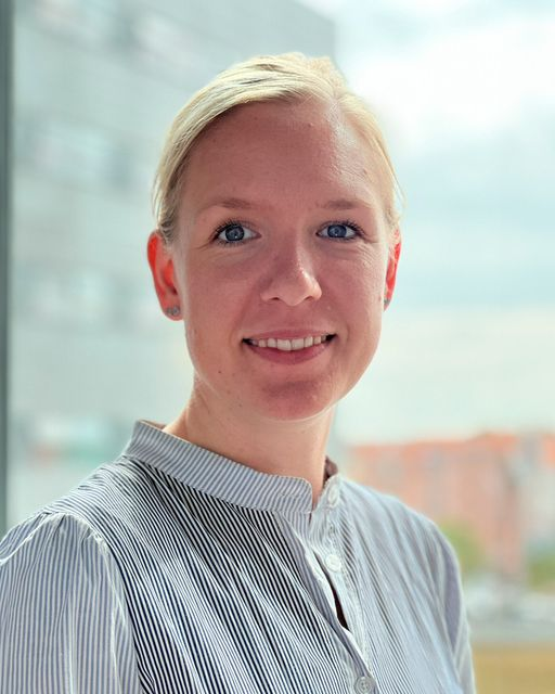 Aalborg Universitetshospital (@aalborguh) on Twitter photo Fysioterapeut <a href="/Birgitte_Hede/">Birgitte Hede Ebbesen</a> er én af landets dygtigste og mest talentfulde forskerstuderende 😀
Det har hun papir på, for hun har netop fået tildelt <a href="/UFM_MIN/">Uddannelses- og Forskningsministeriet</a> EliteForsk-rejsestipendium - tillykke!
I sin forskning beskæftiger Birgitte sig med forbigående blodprop i hjernen. Fysioterapeut <a href="/Birgitte_Hede/">Birgitte Hede Ebbesen</a> er én af landets dygtigste og mest talentfulde forskerstuderende 😀
Det har hun papir på, for hun har netop fået tildelt <a href="/UFM_MIN/">Uddannelses- og Forskningsministeriet</a> EliteForsk-rejsestipendium - tillykke!
I sin forskning beskæftiger Birgitte sig med forbigående blodprop i hjernen.