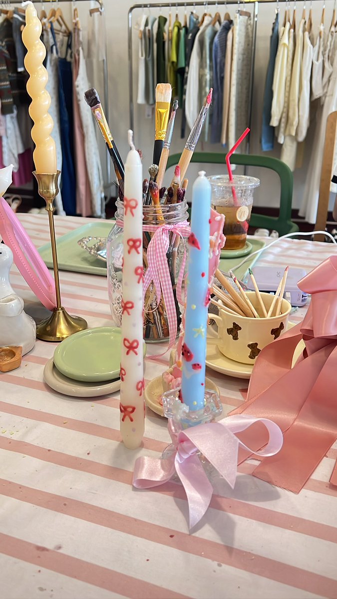 youteaspoon's tweet photo. Candle painting 🖌️🎀🕯️✨♥️ https://t.co/qncwyY2XG2