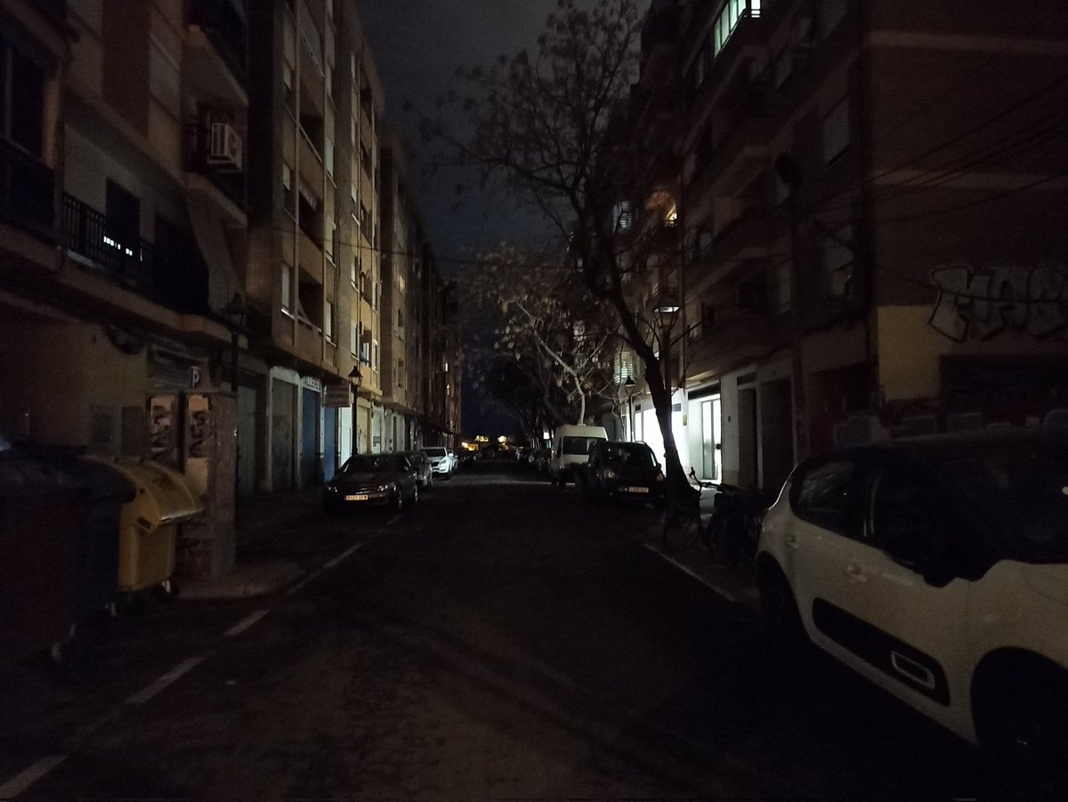 AVV Benimaclet (@benimacletavv) on Twitter photo La regidoria responsable de l'enllumenat de la ciutat de València veu normal que carrers de Benimaclet, com Francisco Martínez, patisquen apagades pràcticament setmanals des de fa dos anys??
Pensa actuar algun dia???
.<a href="/FedVeinalVLC/">Federació d'Associacions Veïnals de València</a>
.<a href="/DsftBenimaclet/">DisfrutaBenimaclet</a>
.<a href="/JuliaCliment1/">Julia Climent</a> La regidoria responsable de l'enllumenat de la ciutat de València veu normal que carrers de Benimaclet, com Francisco Martínez, patisquen apagades pràcticament setmanals des de fa dos anys??
Pensa actuar algun dia???
.<a href="/FedVeinalVLC/">Federació d'Associacions Veïnals de València</a>
.<a href="/DsftBenimaclet/">DisfrutaBenimaclet</a>
.<a href="/JuliaCliment1/">Julia Climent</a>