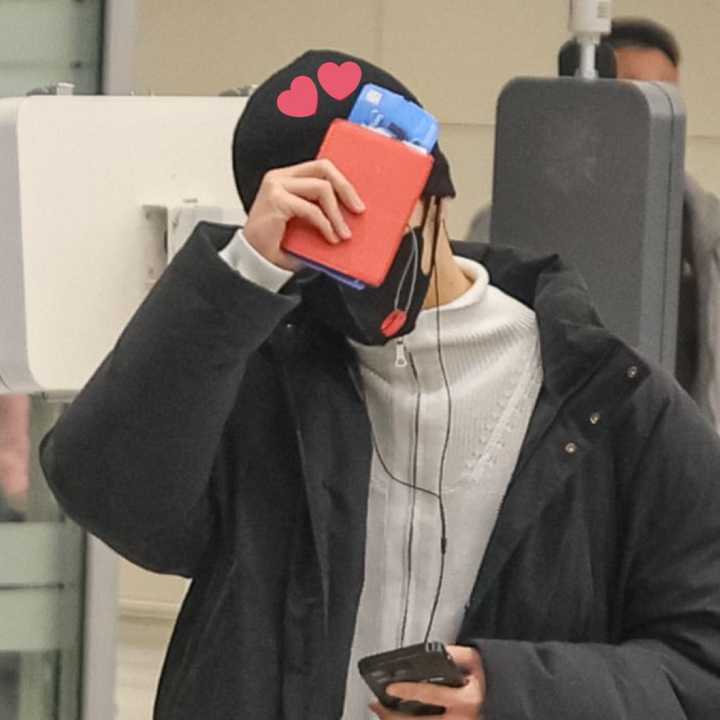 johnmarkzone's tweet image. different schedules but same old passport wallets &amp;lt;3