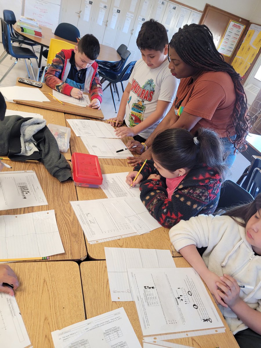 E_Alejandro152's tweet photo. Saturday Math camp rocked with our Rockstar teachers and eager Wildcats!
#HopeJoyUrgency https://t.co/pBmdGU3in3