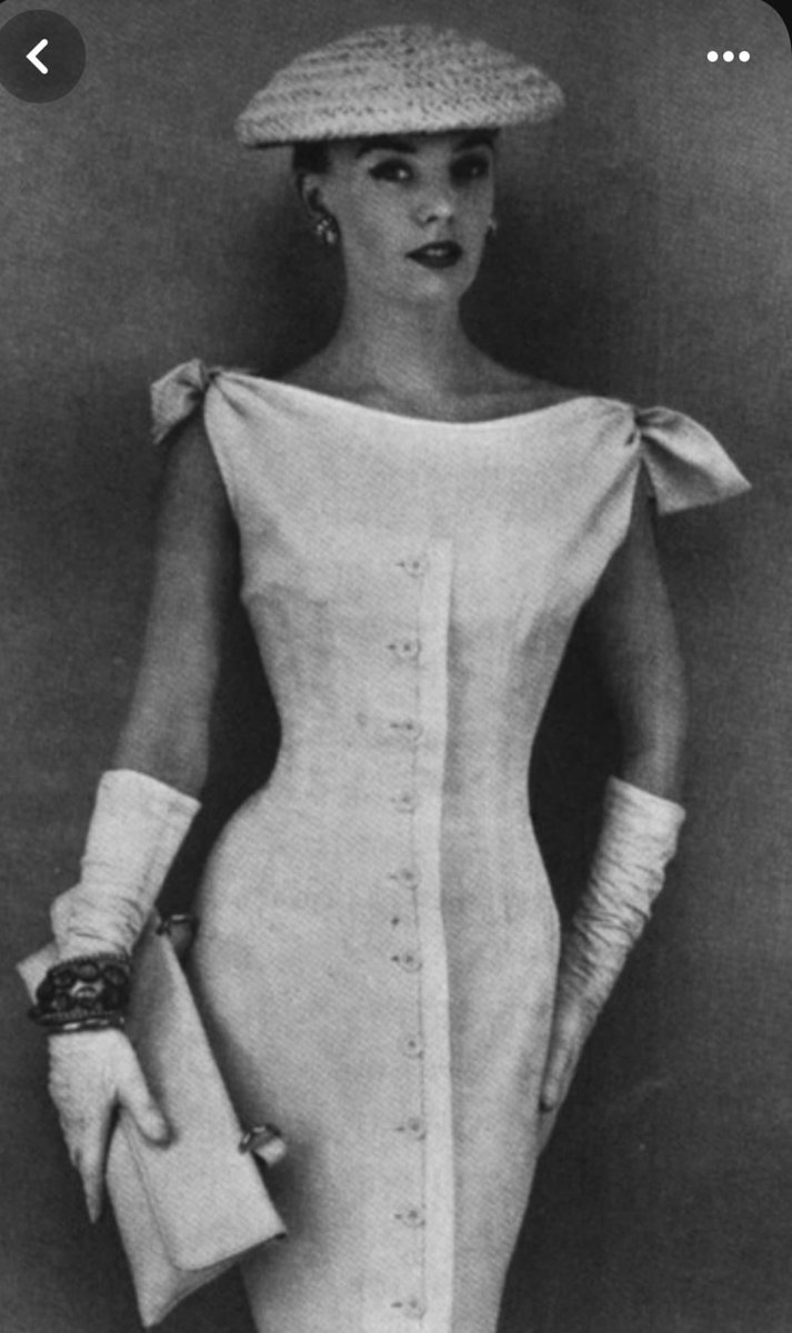 PrologueOpera's tweet image. A story isn’t only communicated by its characters but also by its look &amp;amp; feel! Cue our Production #Designer Viva Halton Wright -“to add the fair isle patterning to Chris’ knitting as he directs the opera”. Can’t wait! #Sneakpreview

#becomingtosca #opera #theatre #CostumeDesign