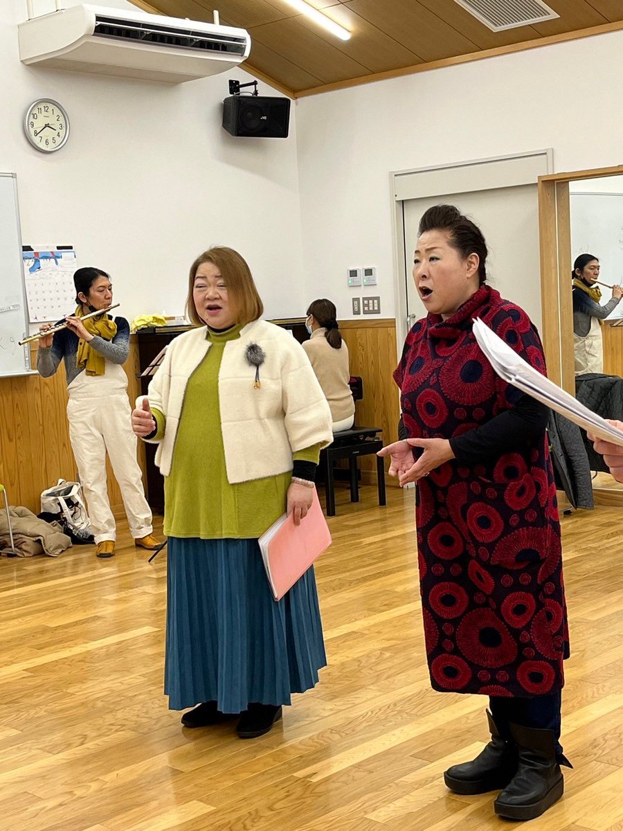 chatract_2023's tweet photo. 今回は音楽稽古からの通し稽古を行いました😊

作品がだんだんと立ち上がり、音楽とお芝居が混ざり合い、ここに本番はお客さんも参加する時間が加わる、とても素敵なイベントになること間違いなしです🎵

3/16(土)14:00〜@高崎シティギャラリーコアホールにて、お越しをお待ちしております！ https://t.co/RAPVrH0iww