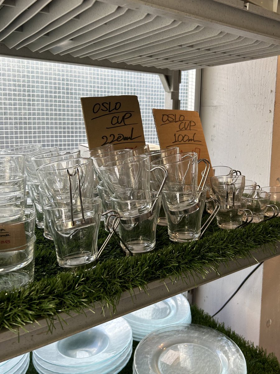emuemu_3320's tweet photo. 恵比寿の気になってた食器屋さんやっと行けた
とても可愛かった🫗 https://t.co/cjaZvpJDOK